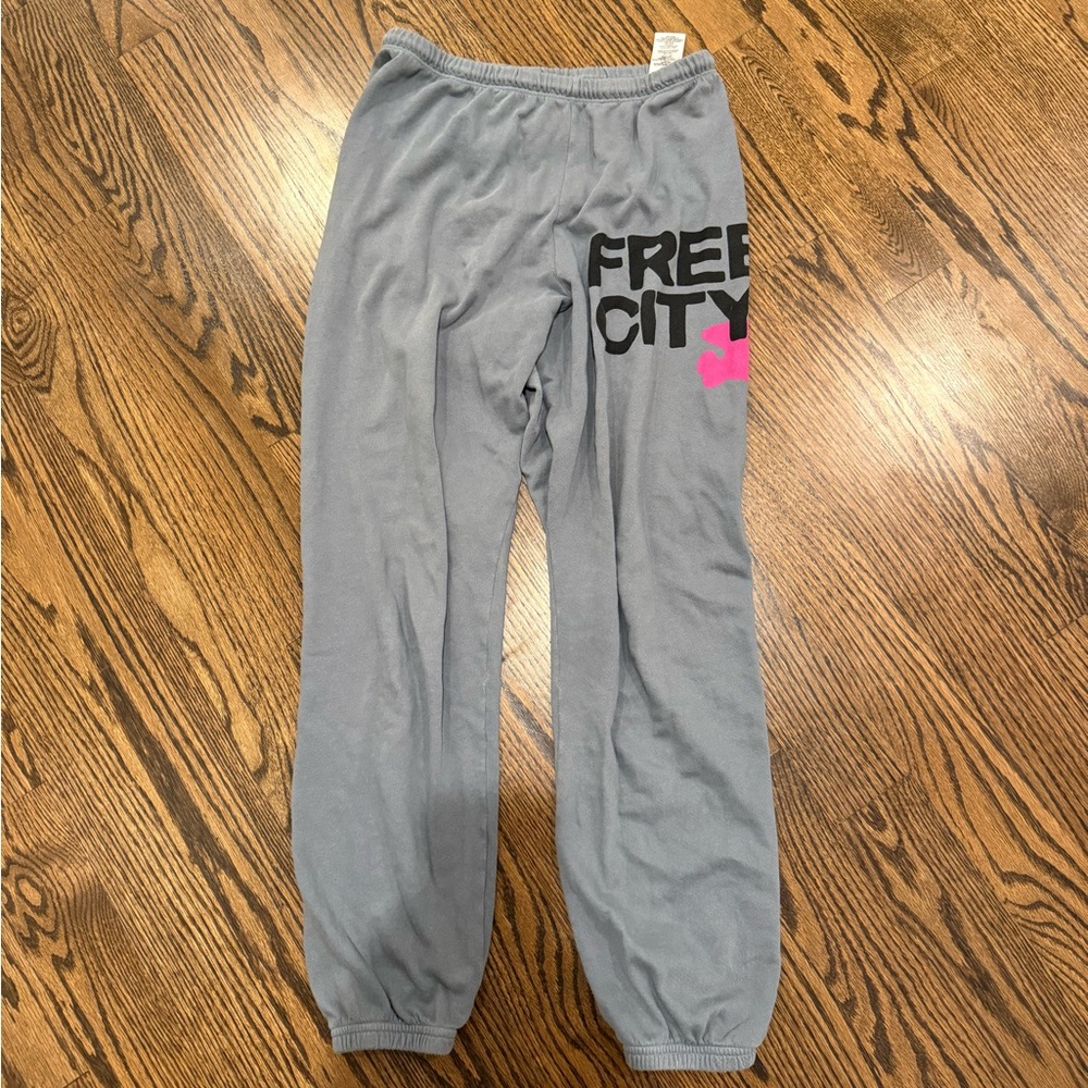 freecity Light Gray Sweatpants with Hot Pink Logo